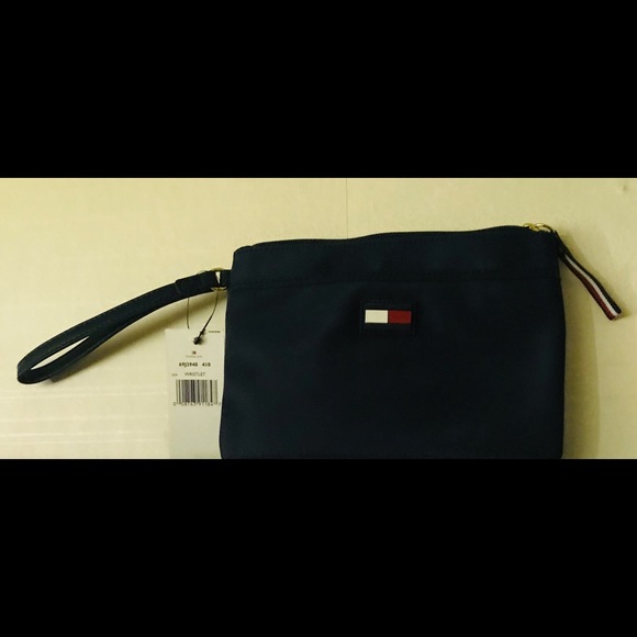 New Tommy Hilfiger Navy Wristlet made in Cambodia - Picture 10 of 16